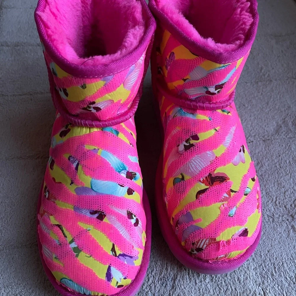 EUC! Ugg  Mini Classic Tiger Flower Sequins Boots